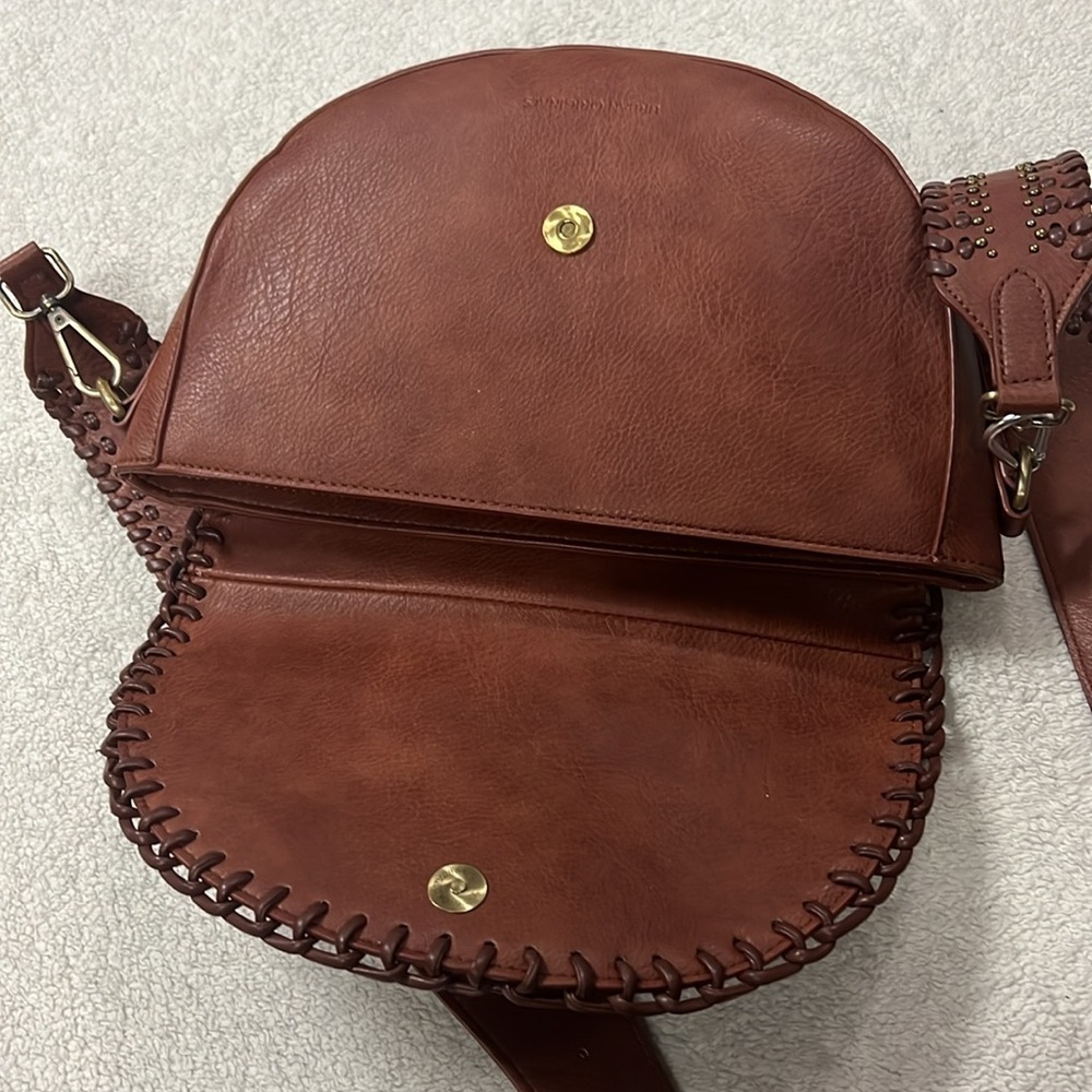 URBAN ORIGINALS Women's The Echo Crossbody Bag - Picture 7 of 10